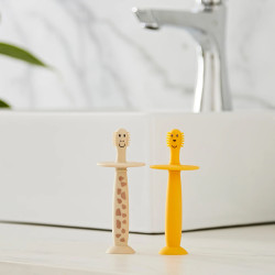 Matchstick Monkey 2 броя бебешки четки за зъби със стопер - Lion & Giraffe