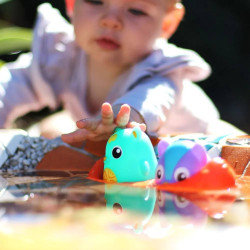 Playgro Safe to Paddle Light Up Canoe кану със светлини и термосензор