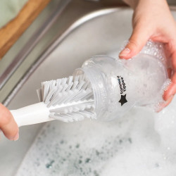 Tommee Tippee Четка от две части за почистване на бебешки шишета и биберони - бяло и сиво