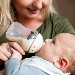 Tommee Tippee Комплект шишета за хранене Natural Start самостерилизиращи 2бр. х 260 мл, 0м+