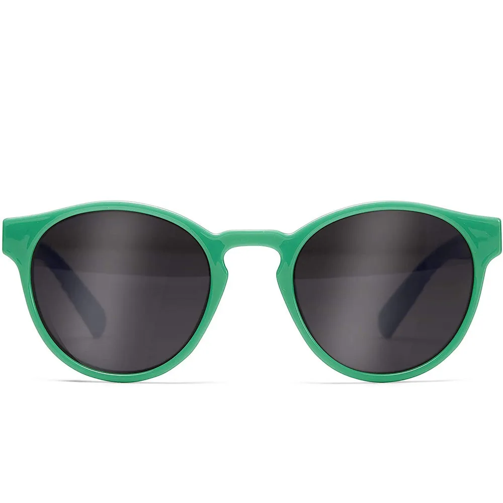 https://www.roshko.bg/media/catalog/product/cache/1/image/9df78eab33525d08d6e5fb8d27136e95/0/0/Chicco детски слънчеви очила 36 м+ за момче 2.webp