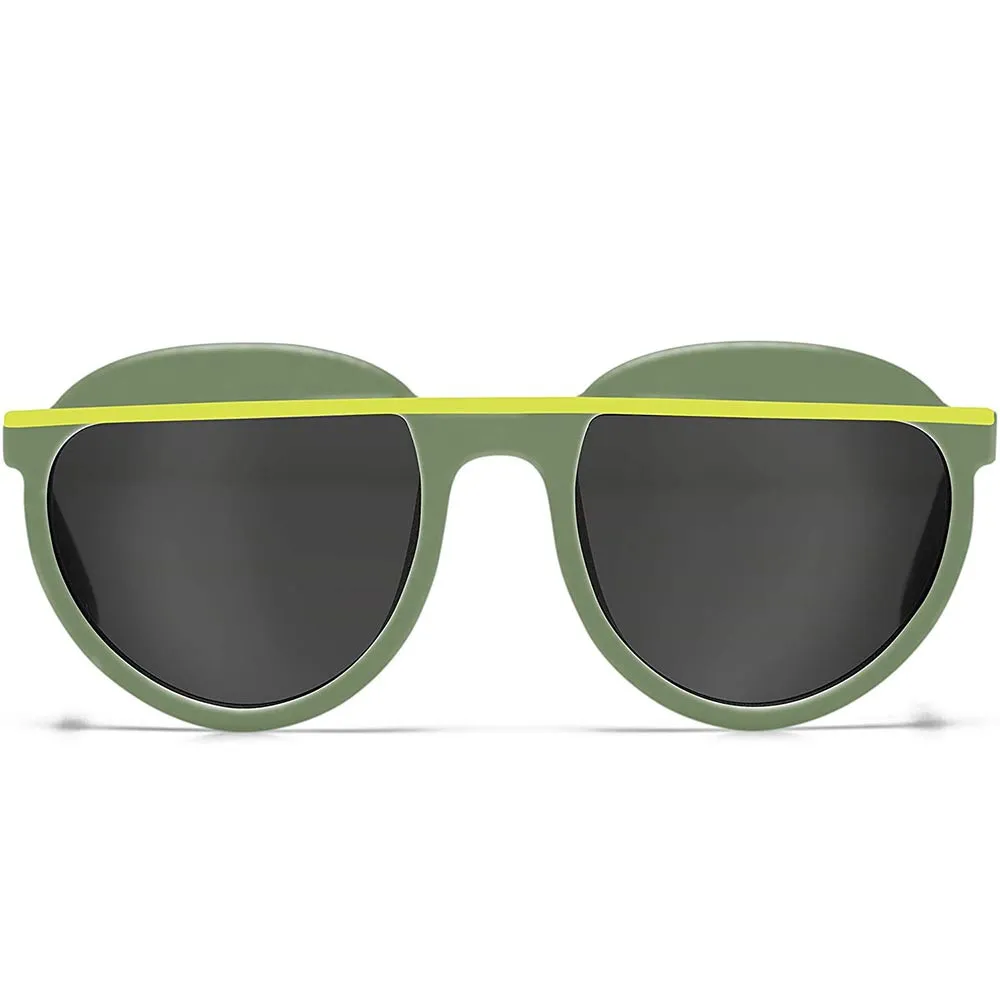 https://www.roshko.bg/media/catalog/product/cache/1/image/9df78eab33525d08d6e5fb8d27136e95/0/0/Chicco детски слънчеви очила 5 г+ за момче 2.webp