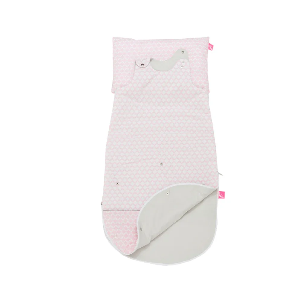 https://www.roshko.bg/media/catalog/product/cache/1/image/9df78eab33525d08d6e5fb8d27136e95/0/1/Motherhood Спално чувалче с възглавница и калъфка 3в1 Pink-Classic 2017.webp
