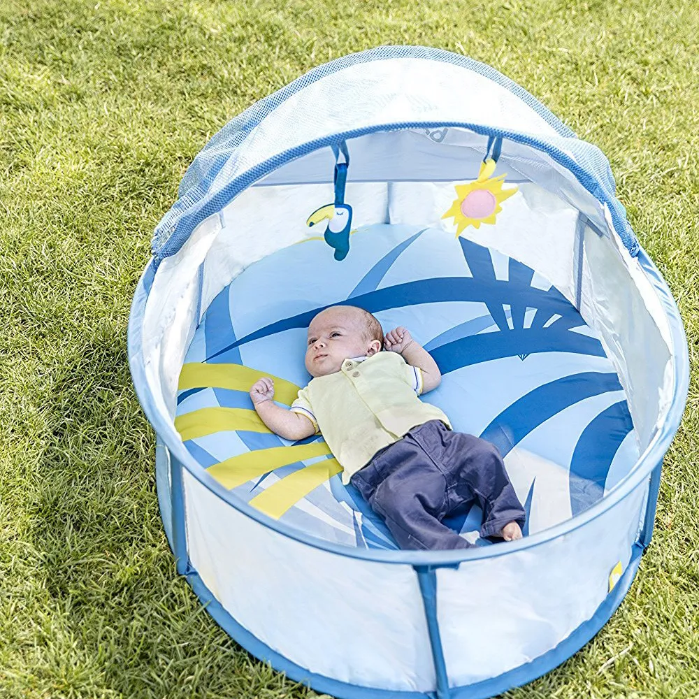 https://www.roshko.bg/media/catalog/product/cache/1/image/9df78eab33525d08d6e5fb8d27136e95/0/3/Babymoov Малка сгъваема кошарка с UV фактор 50+ Babyni Tropical.webp