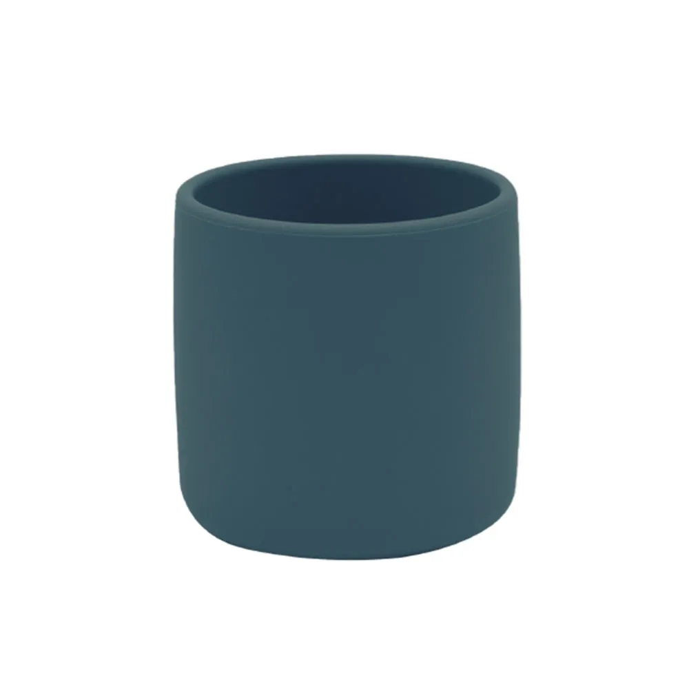 https://www.roshko.bg/media/catalog/product/cache/1/image/9df78eab33525d08d6e5fb8d27136e95/1/0/Minikoioi Mini Cup силиконова чаша - Deep Blue.webp