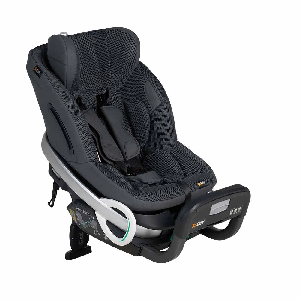 https://www.roshko.bg/media/catalog/product/cache/1/image/9df78eab33525d08d6e5fb8d27136e95/1/1/BeSafe Stretch стол за кола - Anthracite Mesh.webp