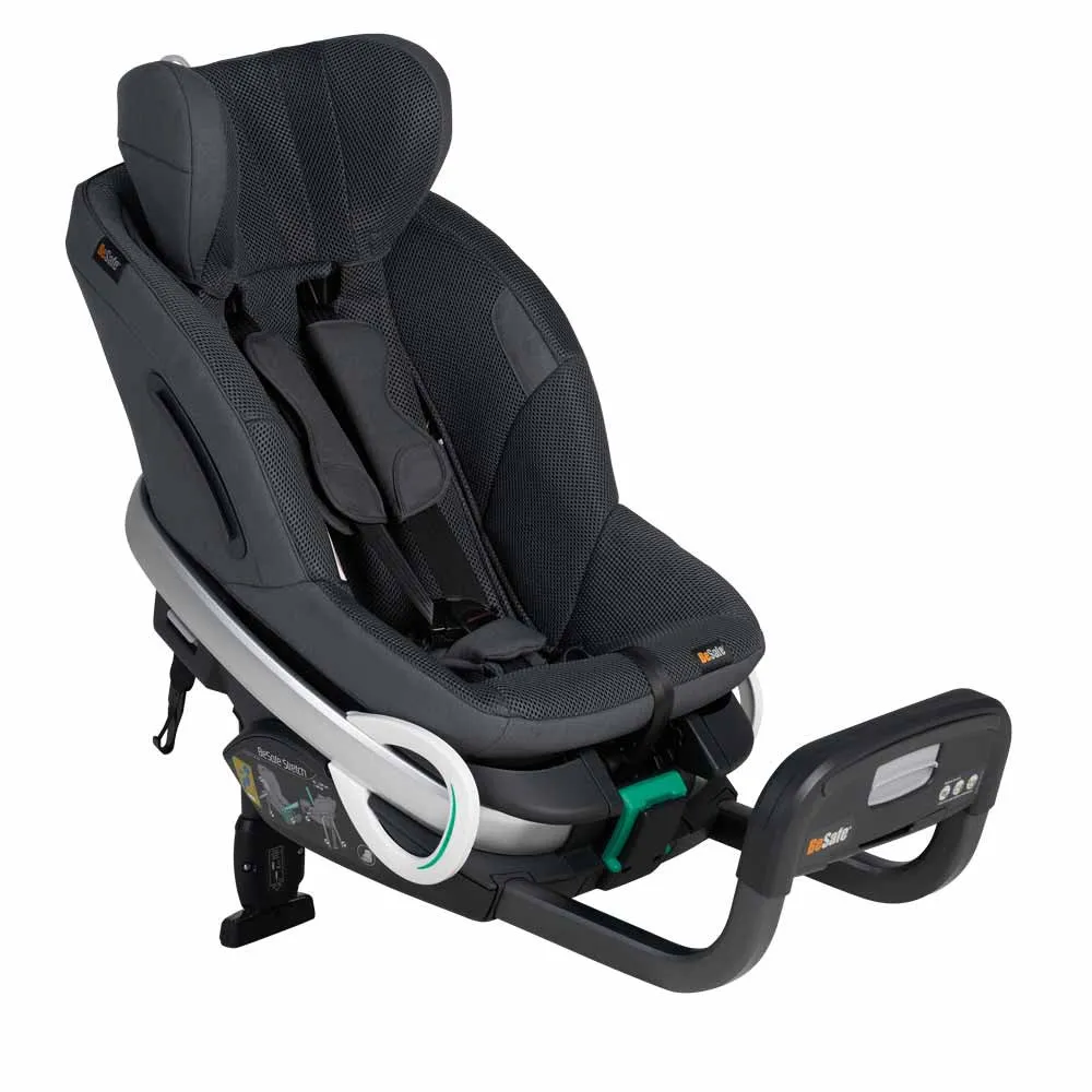 https://www.roshko.bg/media/catalog/product/cache/1/image/9df78eab33525d08d6e5fb8d27136e95/1/1/BeSafe Stretch стол за кола - Anthracite Mesh 2.webp