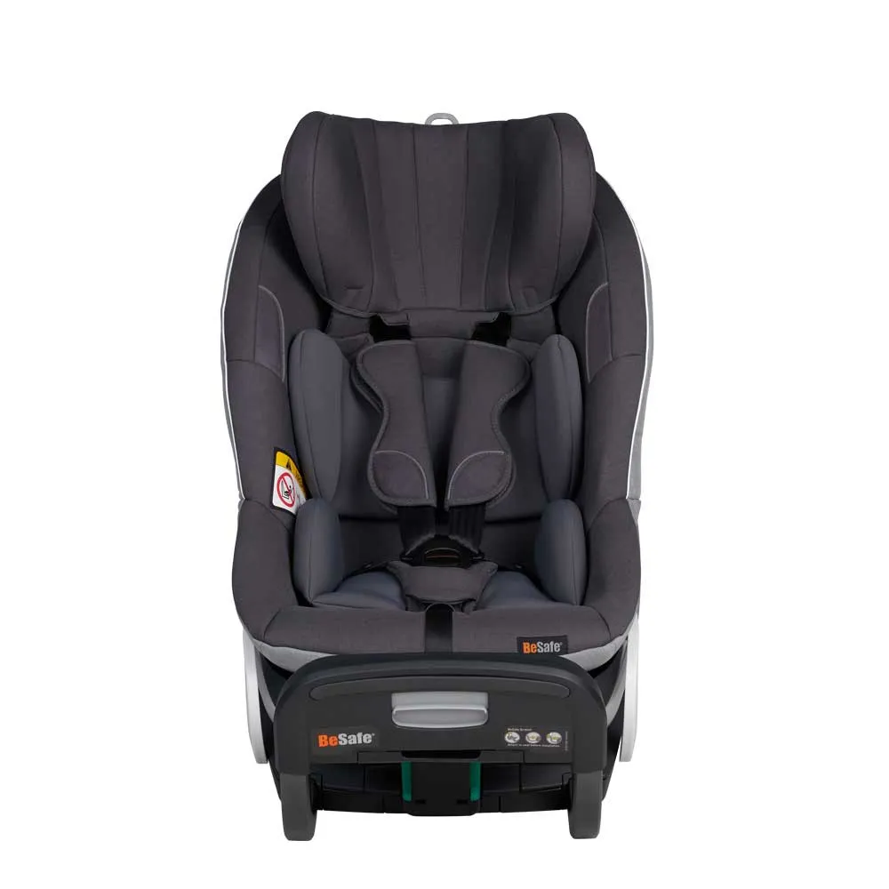 https://www.roshko.bg/media/catalog/product/cache/1/image/9df78eab33525d08d6e5fb8d27136e95/1/1/BeSafe Stretch стол за кола - Metalic Melange 4.webp