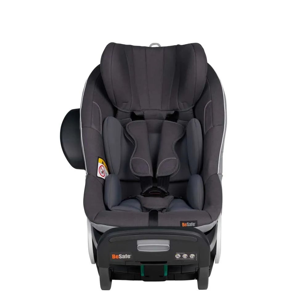 https://www.roshko.bg/media/catalog/product/cache/1/image/9df78eab33525d08d6e5fb8d27136e95/1/1/BeSafe Stretch стол за кола - Metalic Melange 5.webp