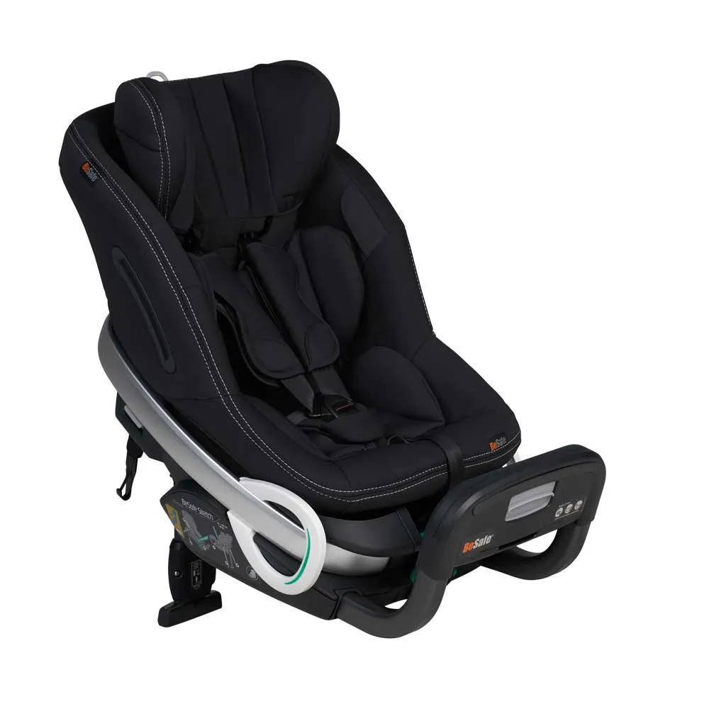 https://www.roshko.bg/media/catalog/product/cache/1/image/9df78eab33525d08d6e5fb8d27136e95/1/1/BeSafe Stretch стол за кола - Premium Car Interior Black.webp