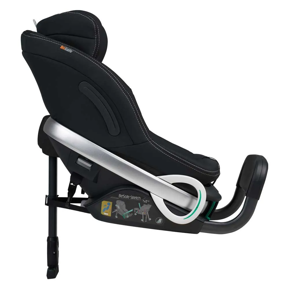 https://www.roshko.bg/media/catalog/product/cache/1/image/9df78eab33525d08d6e5fb8d27136e95/1/1/BeSafe Stretch стол за кола - Premium Car Interior Black 3.webp