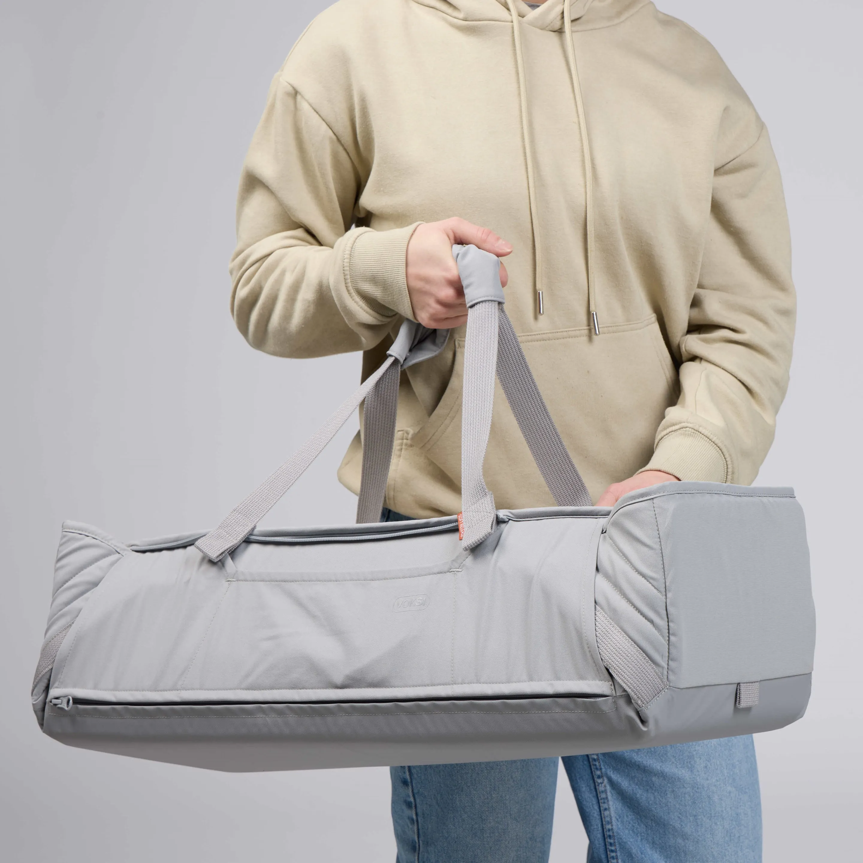 https://www.roshko.bg/media/catalog/product/cache/1/image/9df78eab33525d08d6e5fb8d27136e95/1/1/kosh za novorodeno voksy carry me grey 6.webp