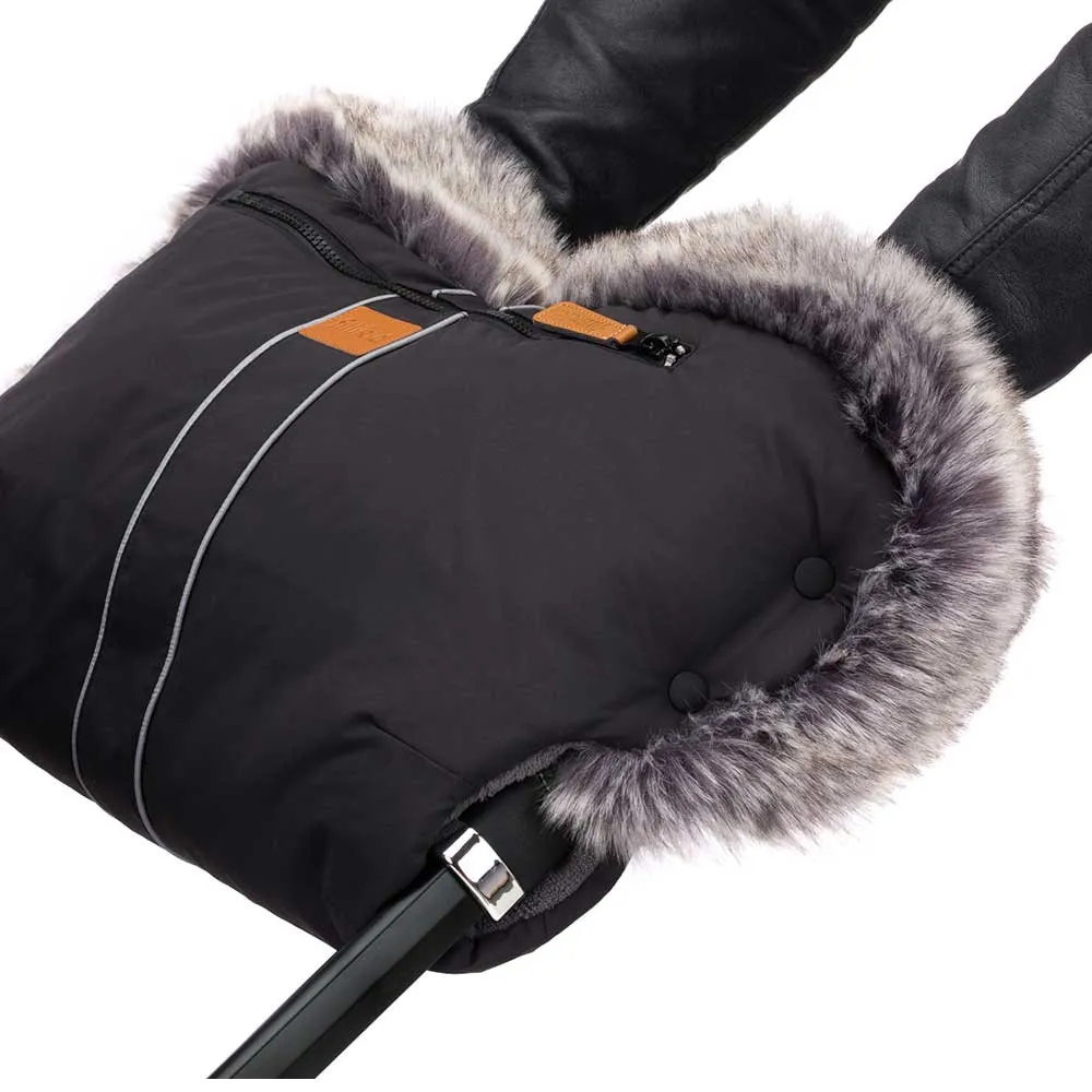 https://www.roshko.bg/media/catalog/product/cache/1/image/9df78eab33525d08d6e5fb8d27136e95/1/1/manshon-za-detska-kolichka-halifax-fillikid-black 2.webp