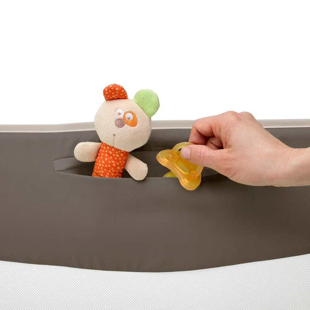 https://www.roshko.bg/media/catalog/product/cache/1/image/9df78eab33525d08d6e5fb8d27136e95/1/6/Chicco Преграда за легло Natural 95 см.webp