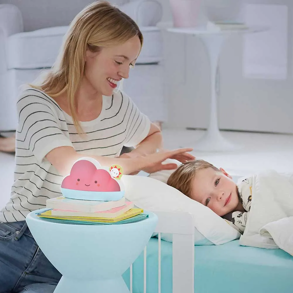 https://www.roshko.bg/media/catalog/product/cache/1/image/9df78eab33525d08d6e5fb8d27136e95/1/8/Skip Hop Dream & Shine Sleep Trainer треньор на съня - облаче 5.webp