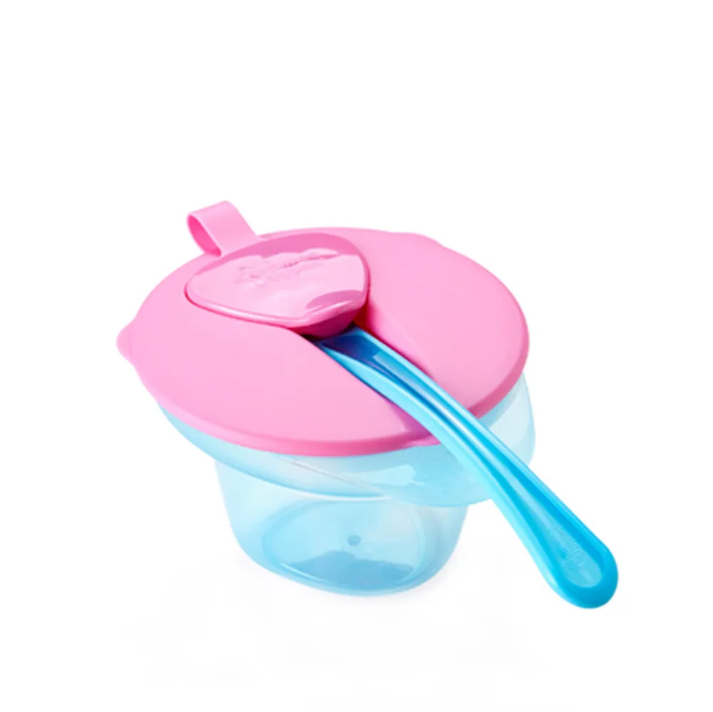 https://www.roshko.bg/media/catalog/product/cache/1/image/9df78eab33525d08d6e5fb8d27136e95/1/_/Tommee Tippee Купа за храна с капак, лъжица, отделение за намачкване и охлаждане 4m+ - за момиче.webp