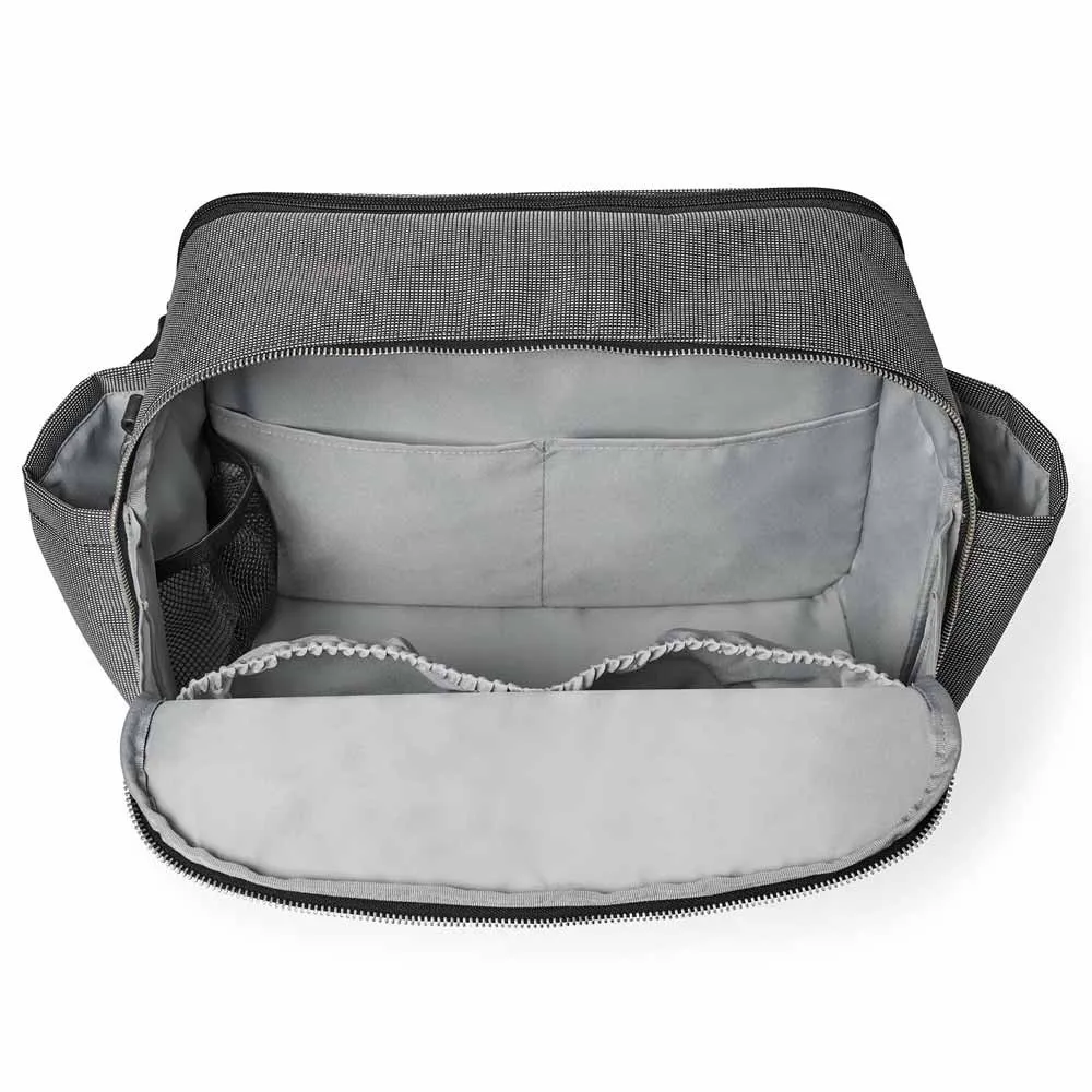 https://www.roshko.bg/media/catalog/product/cache/1/image/9df78eab33525d08d6e5fb8d27136e95/2/0/Skip Hop Madison Square Diaper Tote чанта за детска количка 3.webp