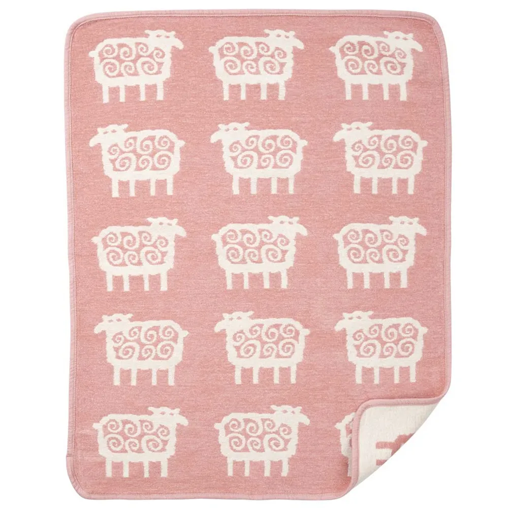 https://www.roshko.bg/media/catalog/product/cache/1/image/9df78eab33525d08d6e5fb8d27136e95/2/5/Klippan Памучно одеяло Sheep Pink 70x90.webp