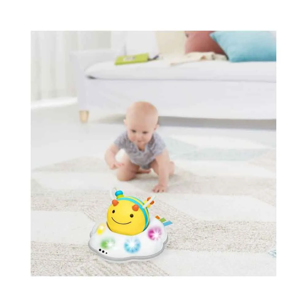 https://www.roshko.bg/media/catalog/product/cache/1/image/9df78eab33525d08d6e5fb8d27136e95/3/0/Skip Hop Explore & More Follow-Bee Crawl Toy интрактивна играчка за пълзене 5.webp
