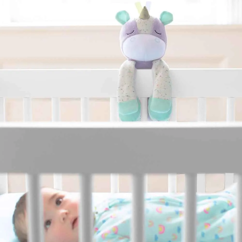 https://www.roshko.bg/media/catalog/product/cache/1/image/9df78eab33525d08d6e5fb8d27136e95/3/0/Skip Hop Cry-Activated Soother успокояваща играчка - Unicorn 3.webp