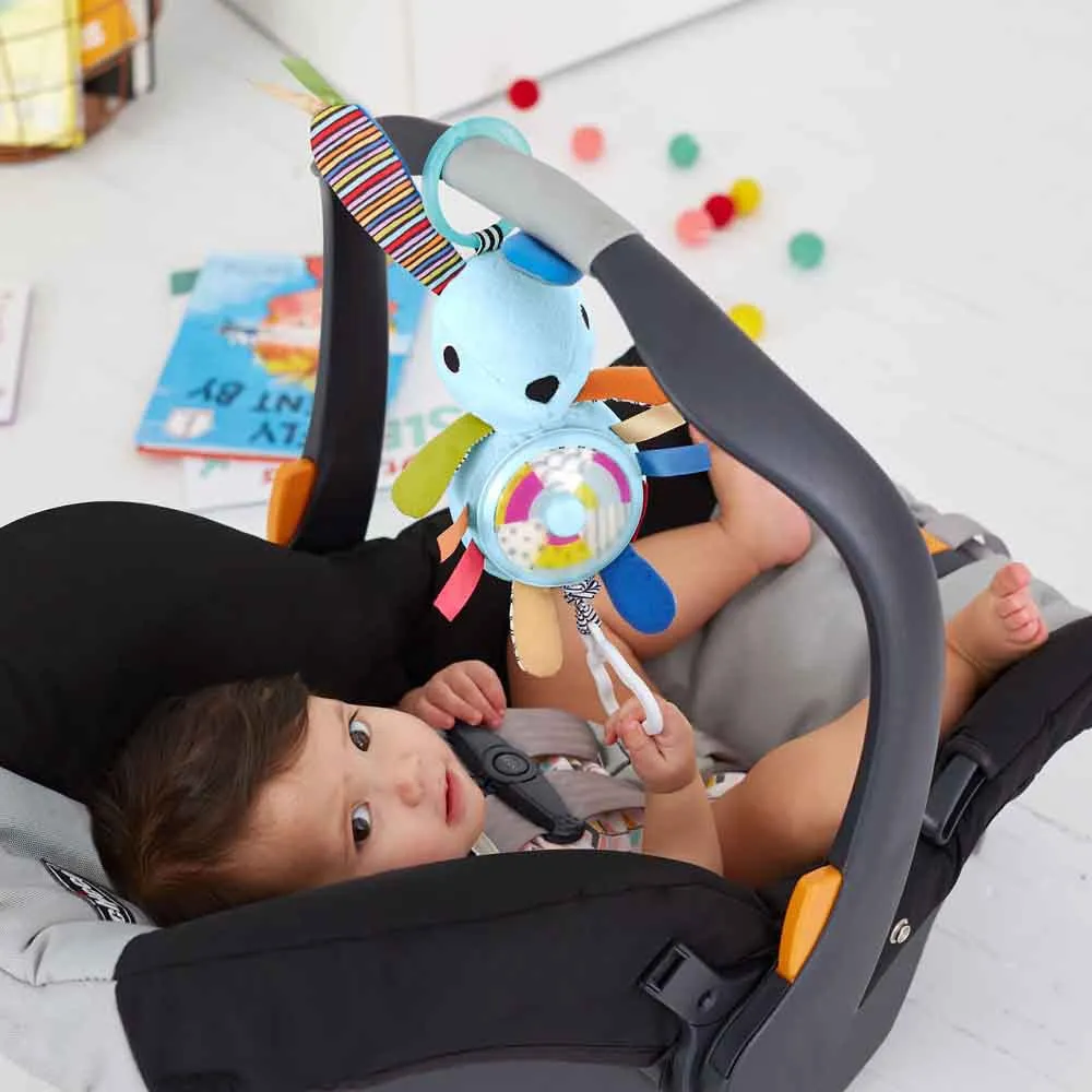 https://www.roshko.bg/media/catalog/product/cache/1/image/9df78eab33525d08d6e5fb8d27136e95/3/0/ зайче - Skip Hop Vibrant Village Pull & Spin Activity 3.webp
