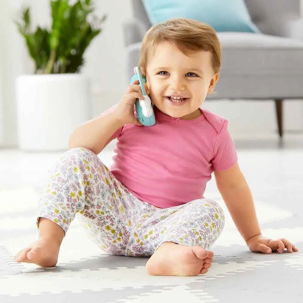 https://www.roshko.bg/media/catalog/product/cache/1/image/9df78eab33525d08d6e5fb8d27136e95/3/0/Skip Hop детска играчка телефон - Еднорог  4.webp