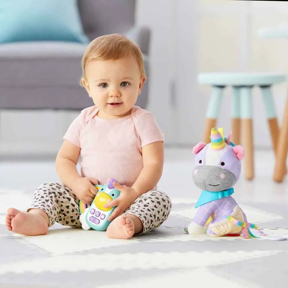 https://www.roshko.bg/media/catalog/product/cache/1/image/9df78eab33525d08d6e5fb8d27136e95/3/0/Skip Hop детска играчка телефон - Еднорог  3.webp