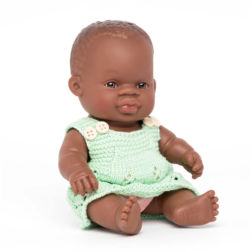 https://www.roshko.bg/media/catalog/product/cache/1/image/9df78eab33525d08d6e5fb8d27136e95/3/1/Miniland Baby кукла момиченце 21 см с плетен сукман.webp