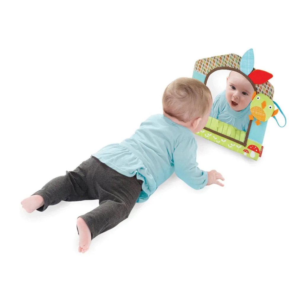 https://www.roshko.bg/media/catalog/product/cache/1/image/9df78eab33525d08d6e5fb8d27136e95/3/1/Skip Hop Мека играчка с огледало.webp