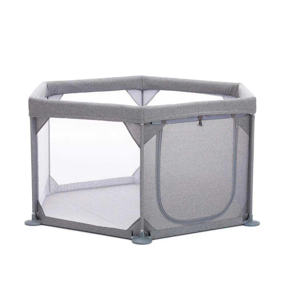 https://www.roshko.bg/media/catalog/product/cache/1/image/9df78eab33525d08d6e5fb8d27136e95/4/0/Fillikid Playpen Prague шестоъгълна кошара за игра - Grey.webp