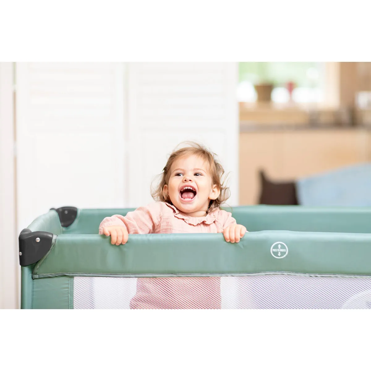 https://www.roshko.bg/media/catalog/product/cache/1/image/9df78eab33525d08d6e5fb8d27136e95/4/0/Fillikid сгъваема кошара за сън и игра Nizza - Sage.webp