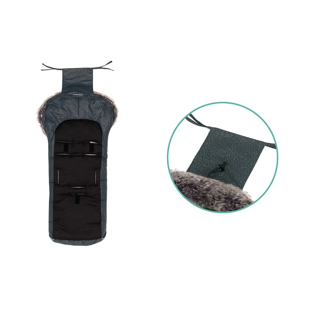 https://www.roshko.bg/media/catalog/product/cache/1/image/9df78eab33525d08d6e5fb8d27136e95/5/6/zimno-chuvalche-za-detska-kolichka-mavensi-fillikid-galaxy-grey 6.webp