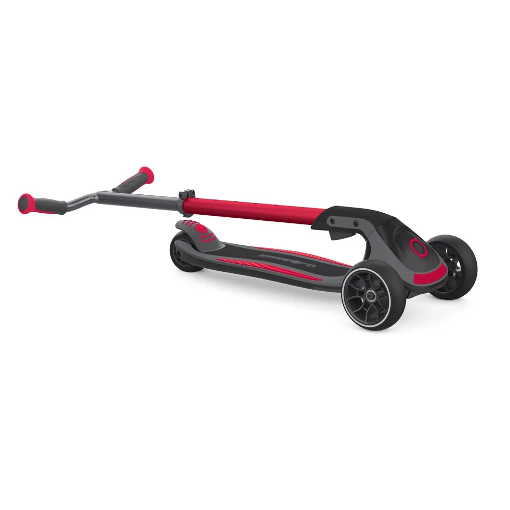 https://www.roshko.bg/media/catalog/product/cache/1/image/9df78eab33525d08d6e5fb8d27136e95/6/1/Globber Ultimum sgyvaema trotinetka.webp