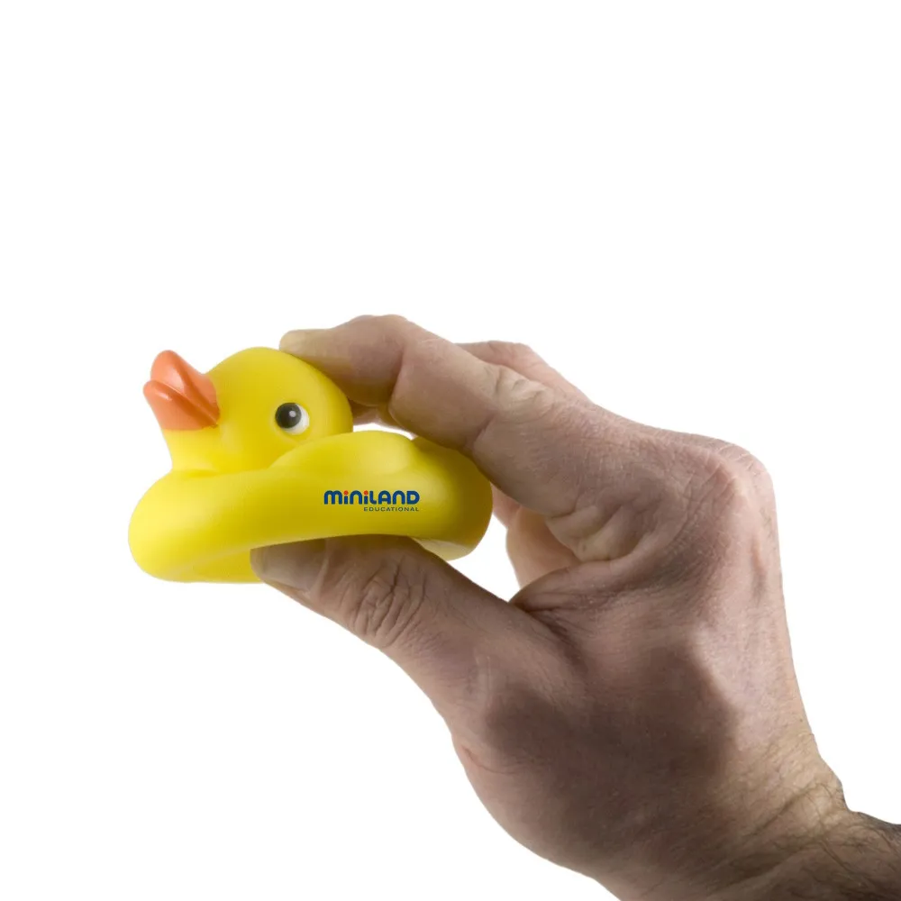 https://www.roshko.bg/media/catalog/product/cache/1/image/9df78eab33525d08d6e5fb8d27136e95/8/5/Miniland Baby Гумено пате за баня.webp