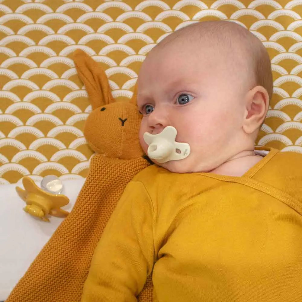 https://www.roshko.bg/media/catalog/product/cache/1/image/9df78eab33525d08d6e5fb8d27136e95/8/7/Difrax The Pure Newborn Dental Pacifier ортодонтична залъгалка за новородено 0-2 м - Popcorn 2.webp