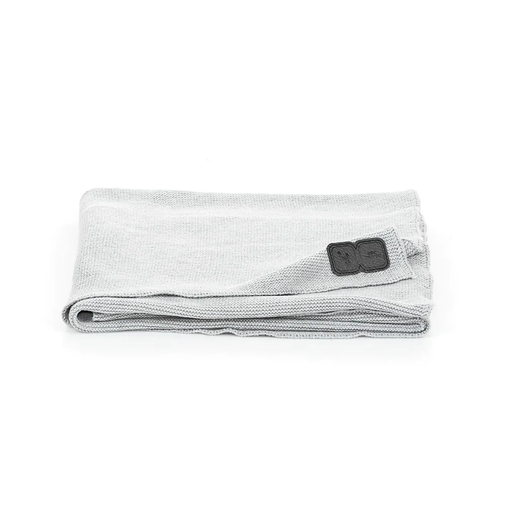 https://www.roshko.bg/media/catalog/product/cache/1/image/9df78eab33525d08d6e5fb8d27136e95/9/1/ABC Design бебешко одеяло graphite grey 2017.webp