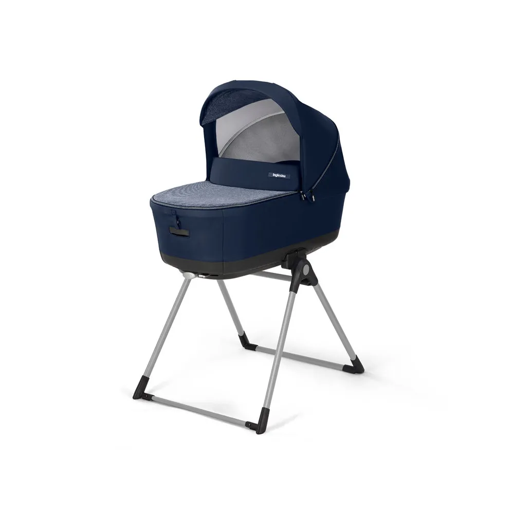 https://www.roshko.bg/media/catalog/product/cache/1/image/9df78eab33525d08d6e5fb8d27136e95/a/a/bebshka-kolichka-electa-soho-blue 3.webp