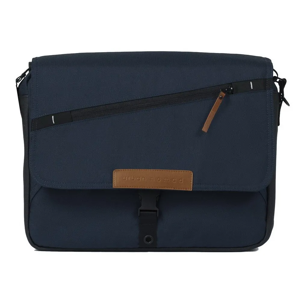 https://www.roshko.bg/media/catalog/product/cache/1/image/9df78eab33525d08d6e5fb8d27136e95/a/t/Mutsy Чанта за количка Evo Urban Nomad Atlantic Blue 2017.webp