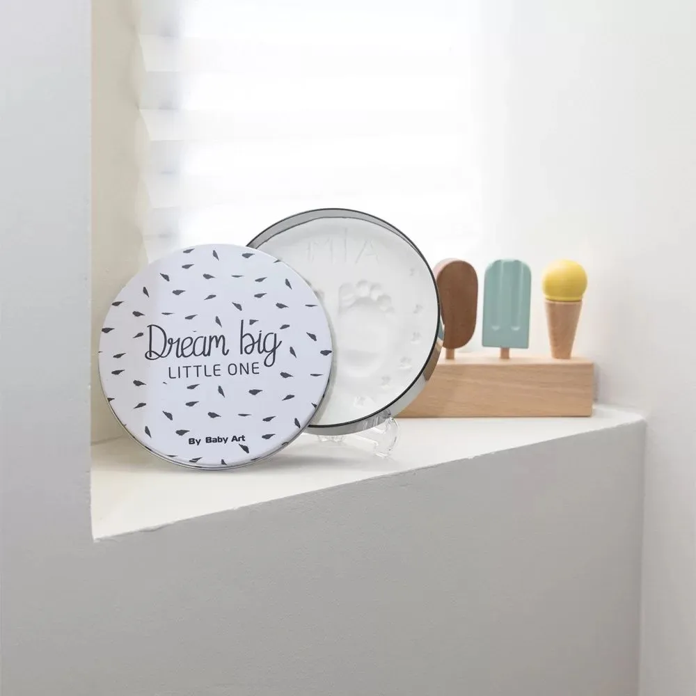 https://www.roshko.bg/media/catalog/product/cache/1/image/9df78eab33525d08d6e5fb8d27136e95/b/a/magichna-kutiya-baby-art-elegance-blackandwhite-dream-big-little-one 3.webp
