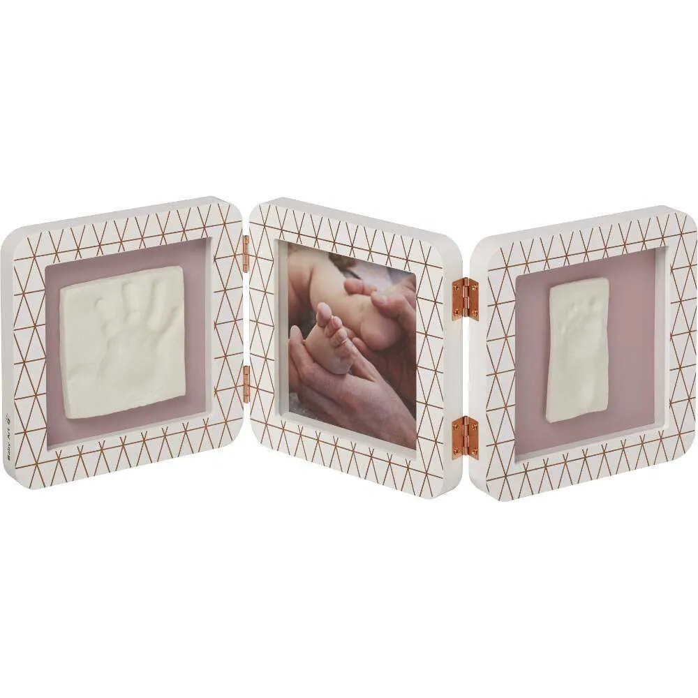 https://www.roshko.bg/media/catalog/product/cache/1/image/9df78eab33525d08d6e5fb8d27136e95/b/a/Baby Art Отпечатък за ръчичка и краче квадратен - White Copper 2.webp