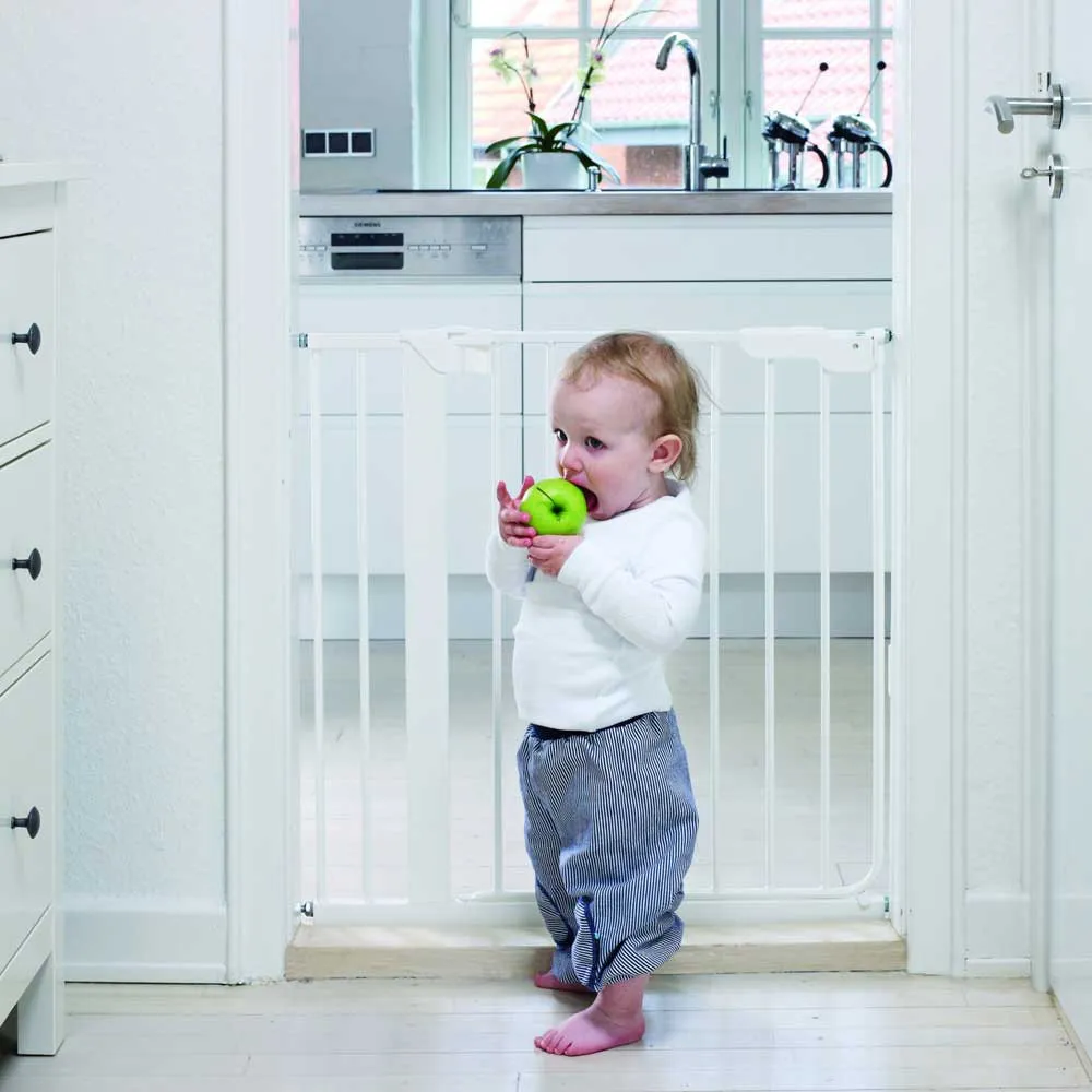 https://www.roshko.bg/media/catalog/product/cache/1/image/9df78eab33525d08d6e5fb8d27136e95/b/a/BabyDan Danamic преграда за врата 51314-5490 White 3.webp