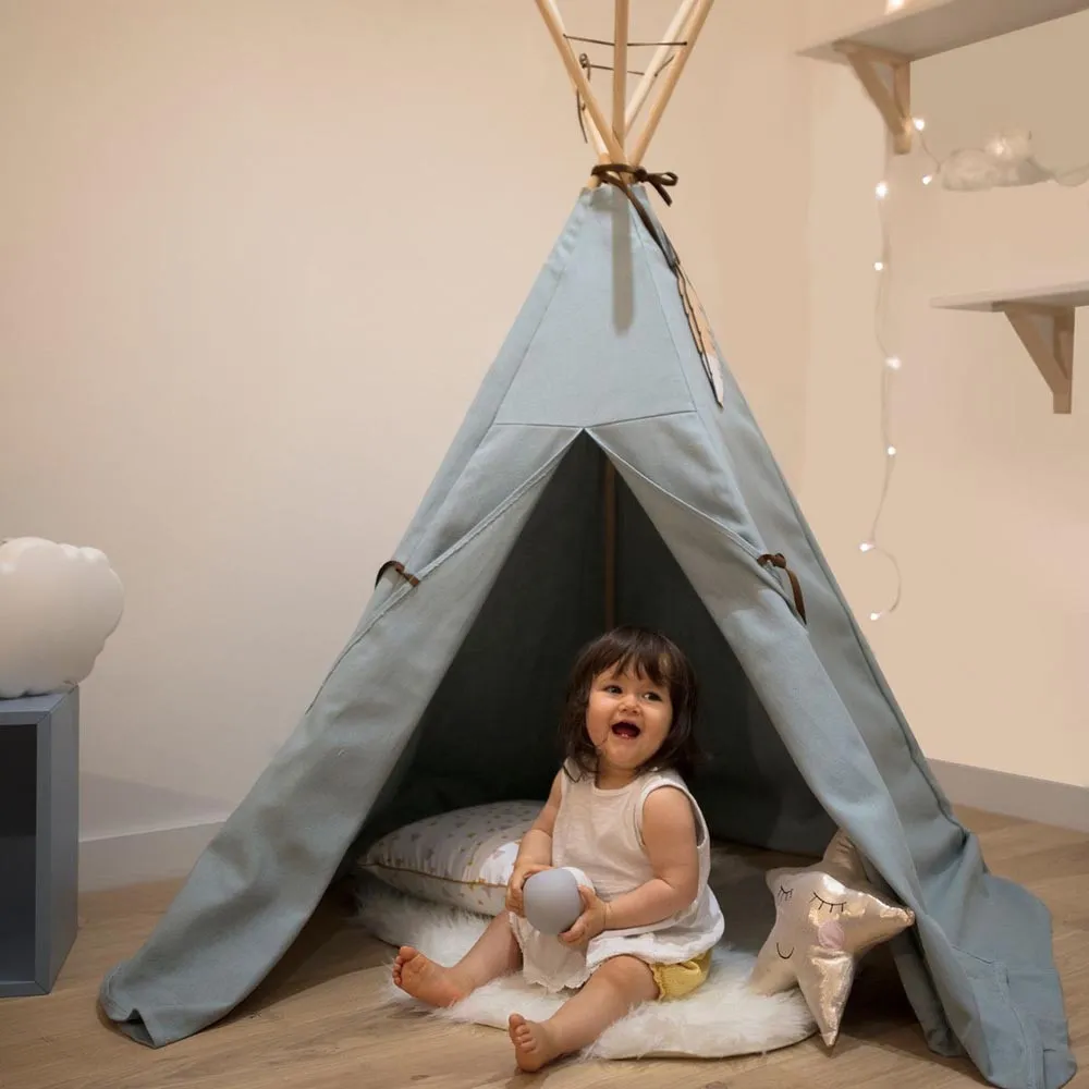 https://www.roshko.bg/media/catalog/product/cache/1/image/9df78eab33525d08d6e5fb8d27136e95/b/a/Babymoov Squeezy преносима нощна лампа от мек силикон A015026 7.webp