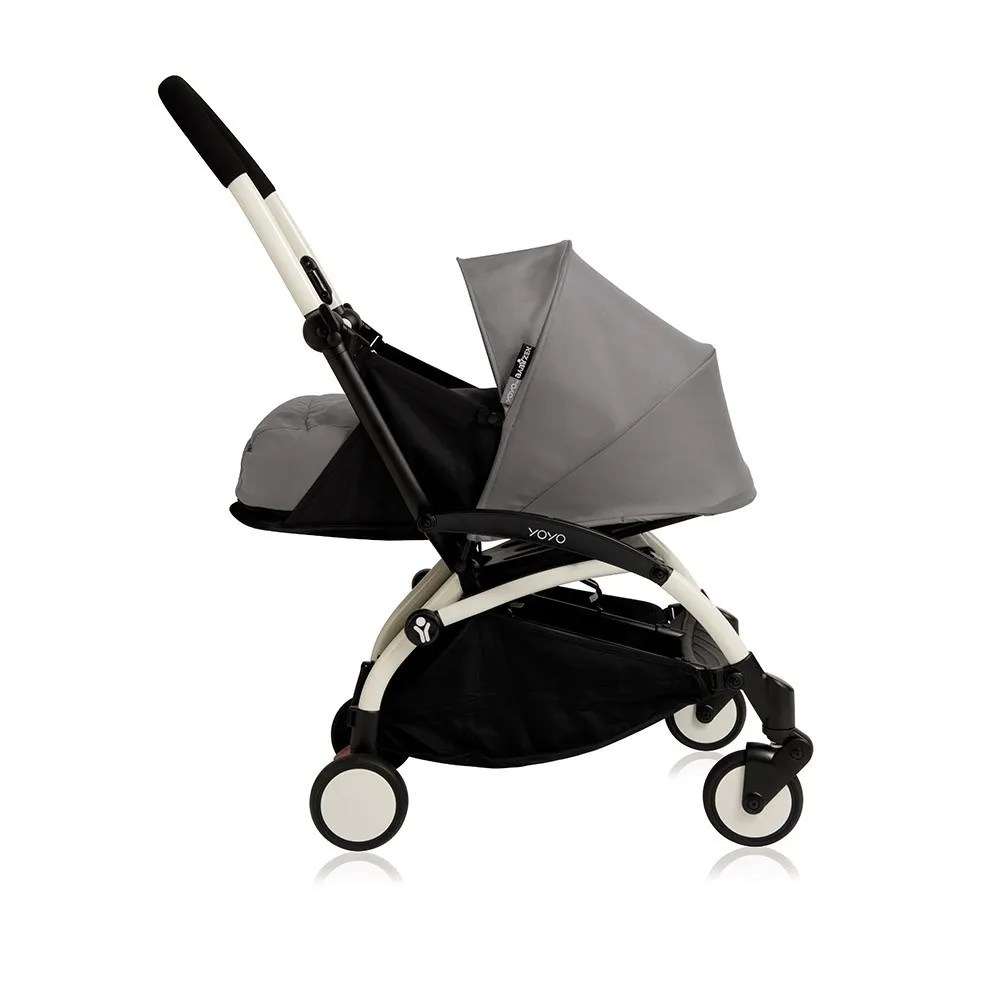 https://www.roshko.bg/media/catalog/product/cache/1/image/9df78eab33525d08d6e5fb8d27136e95/b/a/BabyZen пълен комплект комплект детска количка YoYo Plus White Grey.webp
