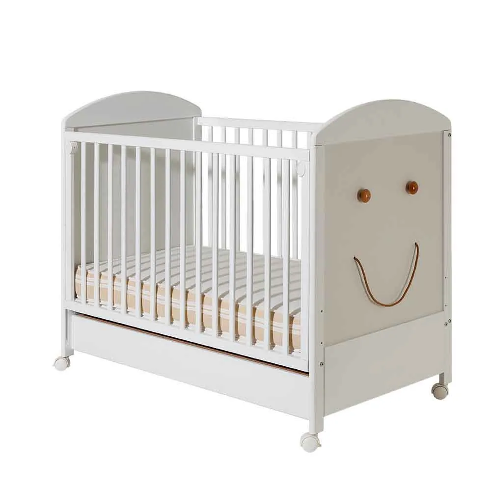 https://www.roshko.bg/media/catalog/product/cache/1/image/9df78eab33525d08d6e5fb8d27136e95/b/a/ кошара с чекмедже Bucko Smile White.webp