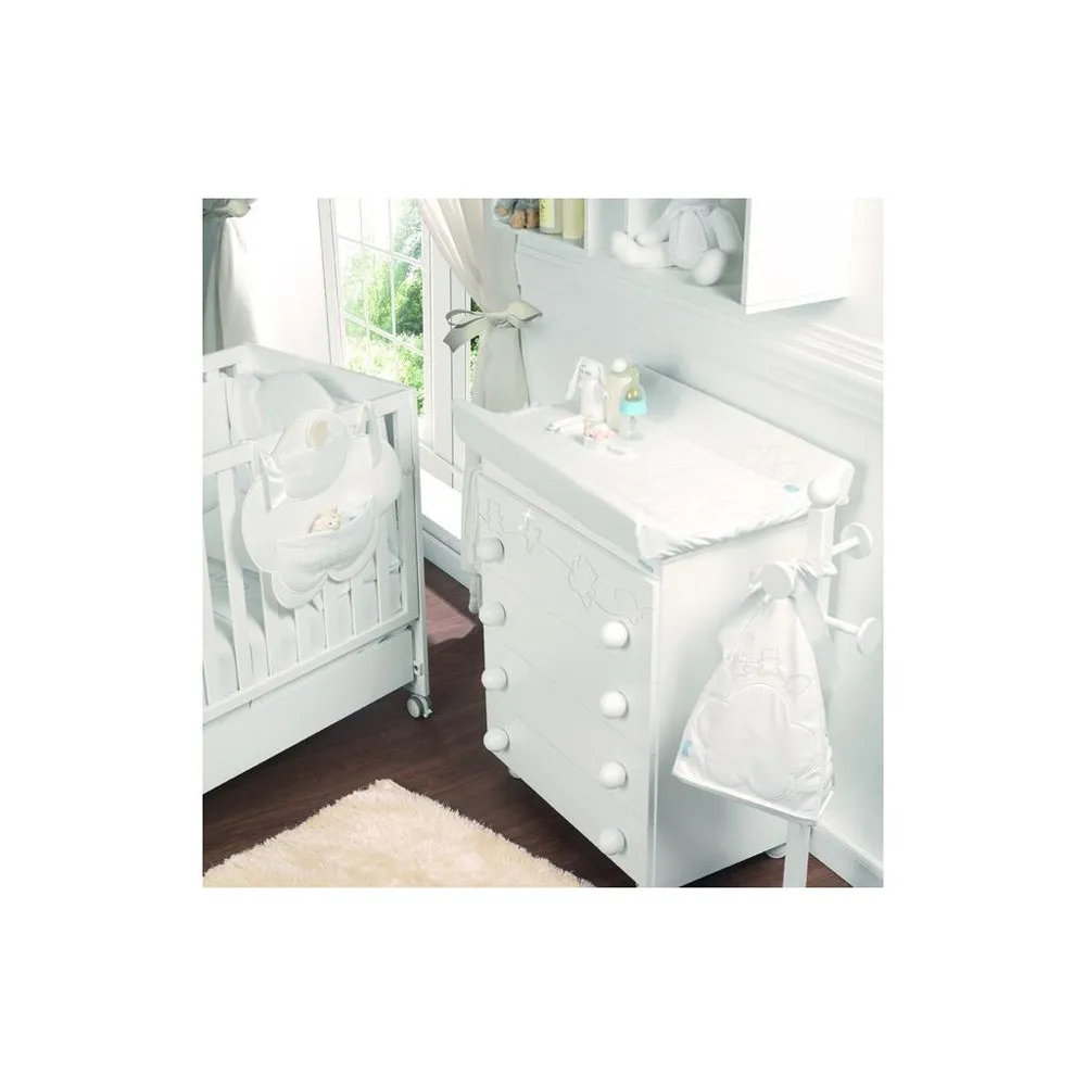 https://www.roshko.bg/media/catalog/product/cache/1/image/9df78eab33525d08d6e5fb8d27136e95/b/a/Micuna Скрин с вана за къпане и повивалник Juliette White.webp