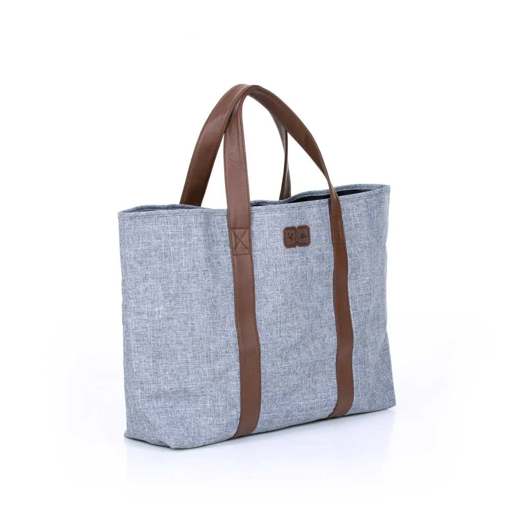 https://www.roshko.bg/media/catalog/product/cache/1/image/9df78eab33525d08d6e5fb8d27136e95/b/e/ABC Design чанта за детска количка Beach bag graphite grey.webp