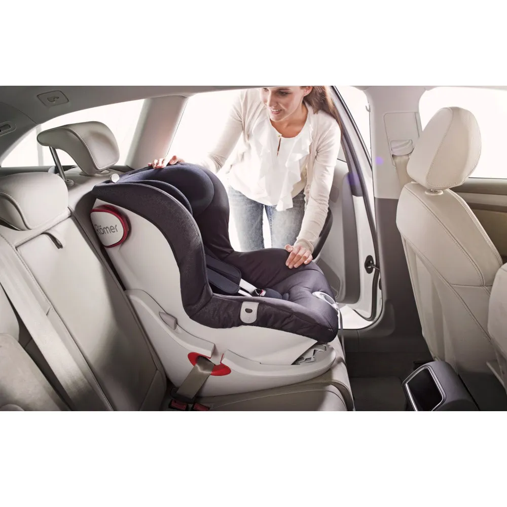 https://www.roshko.bg/media/catalog/product/cache/1/image/9df78eab33525d08d6e5fb8d27136e95/b/l/Britax Столче за кола - Römer King II LS Black Thunder.webp