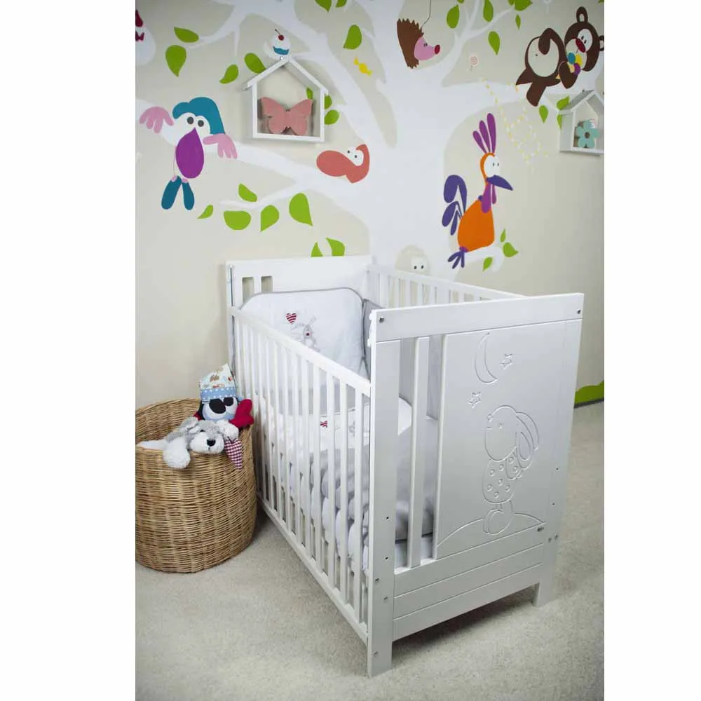 https://www.roshko.bg/media/catalog/product/cache/1/image/9df78eab33525d08d6e5fb8d27136e95/b/u/BUCKO Дървена кошара LUNA WHITE.webp