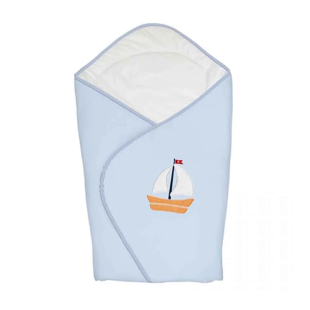 https://www.roshko.bg/media/catalog/product/cache/1/image/9df78eab33525d08d6e5fb8d27136e95/c/e/ за изписване Ceba Baby Wrap Blanket Seilboats.webp