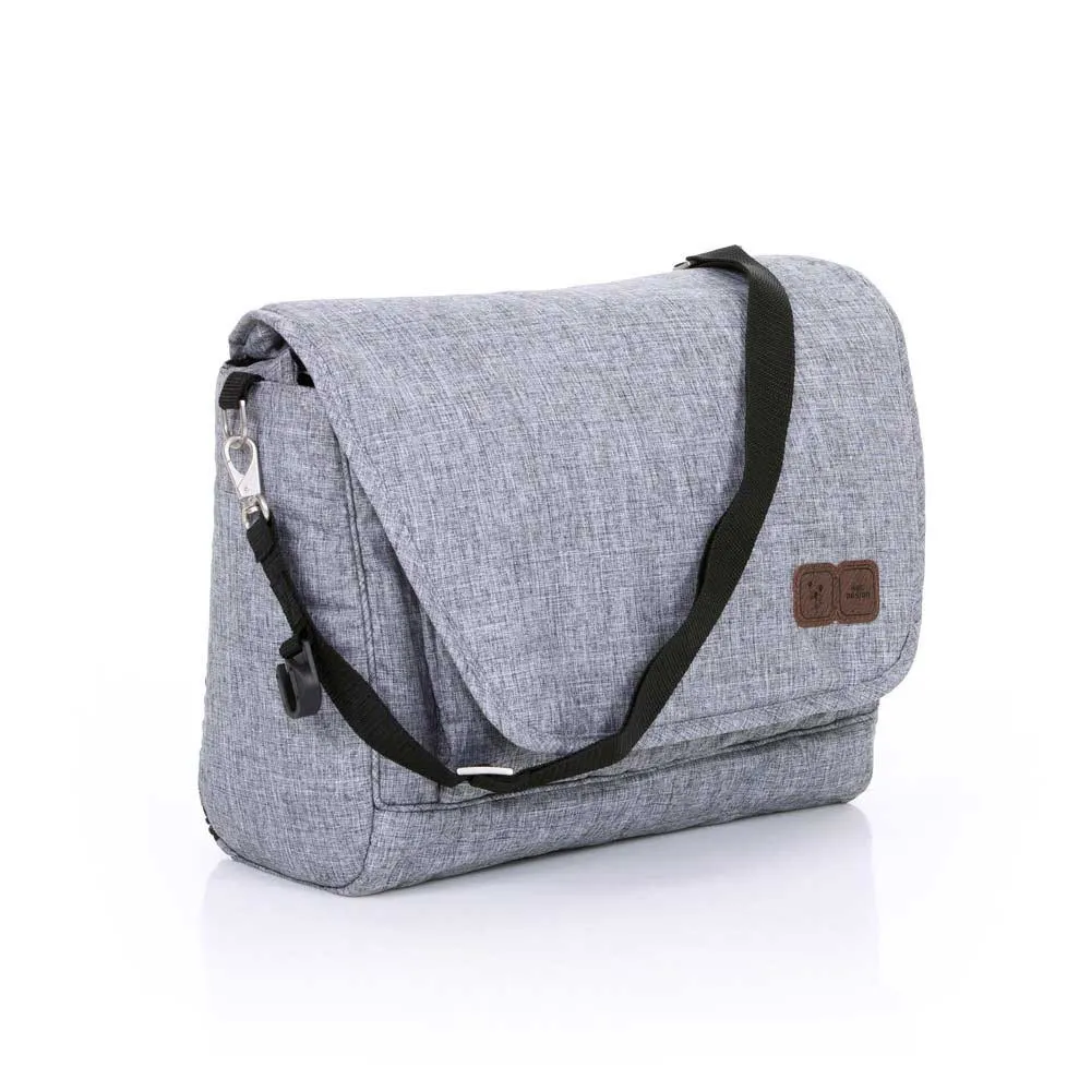 https://www.roshko.bg/media/catalog/product/cache/1/image/9df78eab33525d08d6e5fb8d27136e95/c/h/ABC Design Fashion чанта за детска количка Graphite Grey.webp